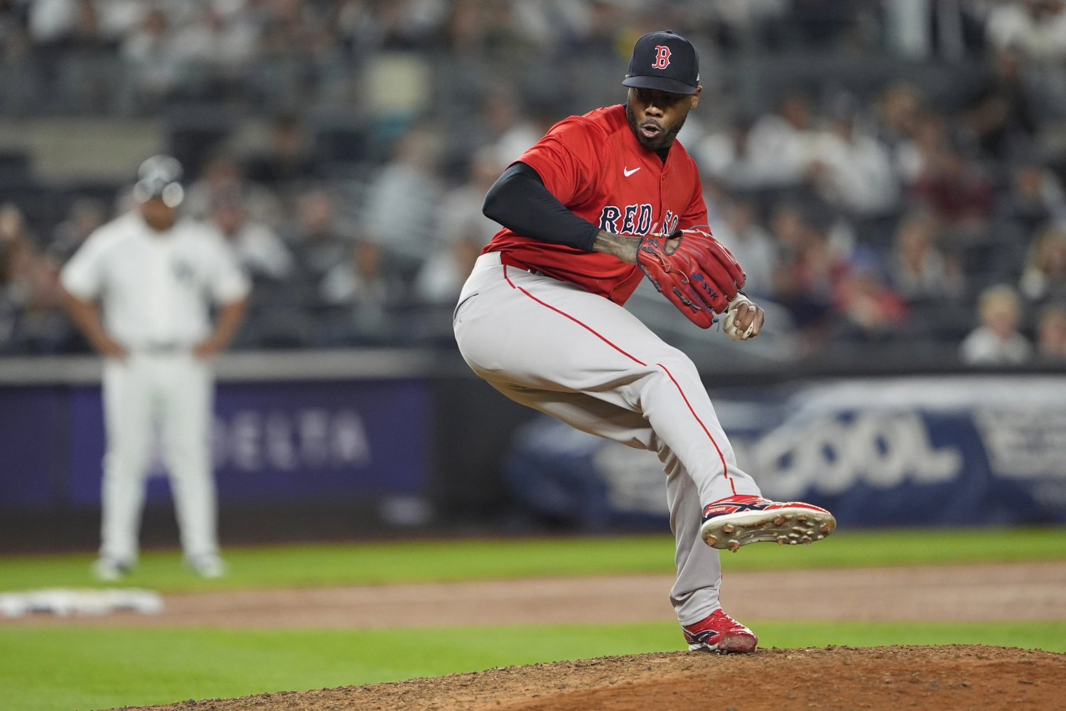 Aroldis Chapman’s Extension is a Gamble, but It’s One Worth Taking
