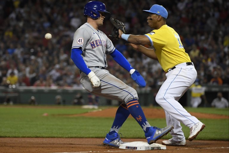 How the Taylor Ward and Brandon Nimmo Trades Impact the Red Sox's Offseason Plans