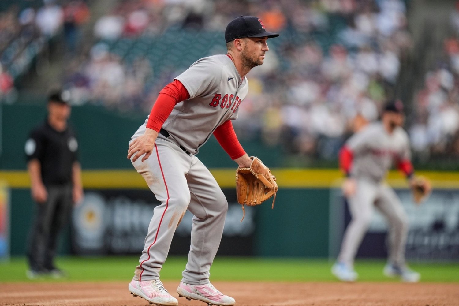 More information about "The Athletic Confirms Boston's "Aggressive" Offer for Alex Bregman"