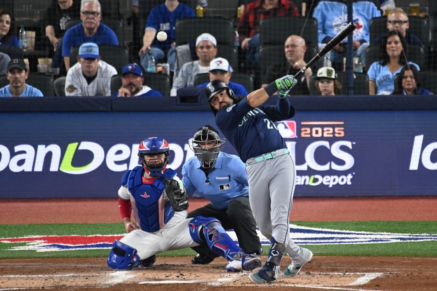 More information about "Boston Red Sox "Like" Eugenio Suarez"